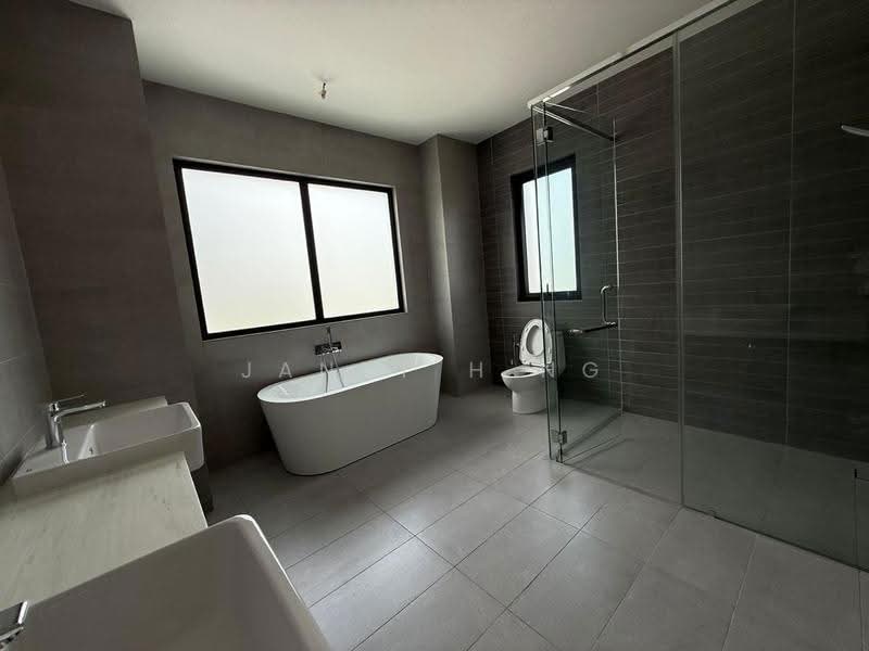 Semi-Detached House for Sale in Telok Panglima Garang (Selangor) - Janet Hng - Bathroom - PropertyGuru.com.my