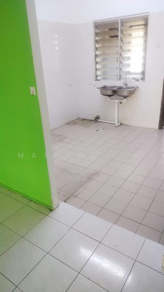 Terraced House for Sale in Bandar Botanic (Klang) - Matthew Lim - Kitchen - PropertyGuru.com.my
