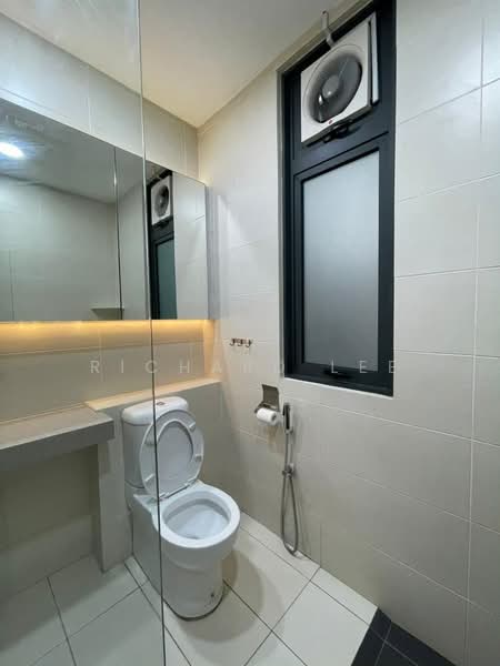 Kediaman Servis untuk Disewa di 8Scape Residence @ Sutera - Richard Lee - Bathroom - PropertyGuru.com.my