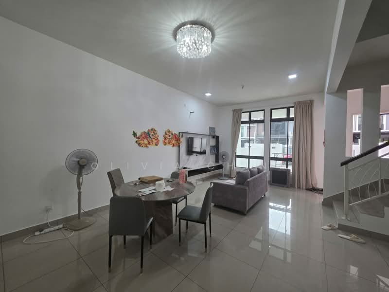 Rumah Teres 2-Tingkat untuk Dijual di Taman Seri Austin (Tebrau) - Olivia Ching - Living Room - PropertyGuru.com.my