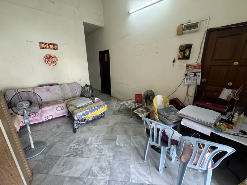 1-storey Terraced House for Sale in Bandar Baru Sri Petaling (Sri Petaling) - Terry Hing - Living Room - PropertyGuru.com.my