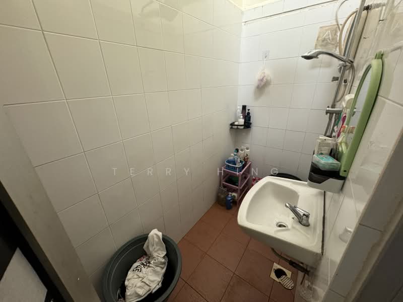 1-storey Terraced House for Sale in Bandar Baru Sri Petaling (Sri Petaling) - Terry Hing - Bathroom - PropertyGuru.com.my