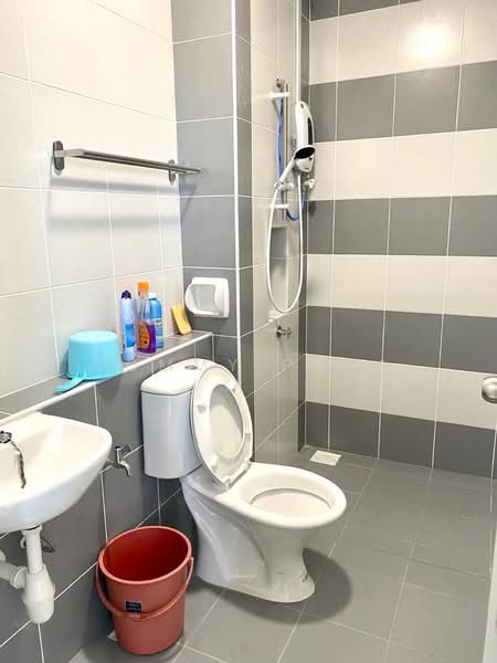 Apartment for Rent at Camellia Residence - Tommy Phua - Bathroom - PropertyGuru.com.my