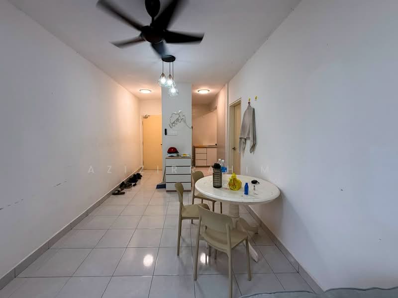 Kondominium untuk Dijual di Aspire Residence - Azizirrahim . - Living Room - PropertyGuru.com.my