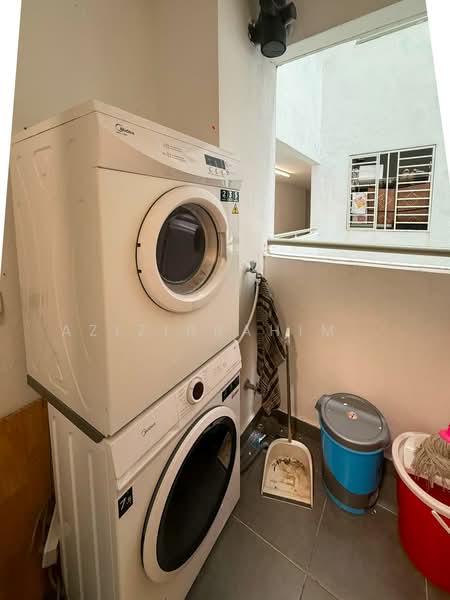 Kondominium untuk Dijual di Aspire Residence - Azizirrahim . - Balcony - PropertyGuru.com.my