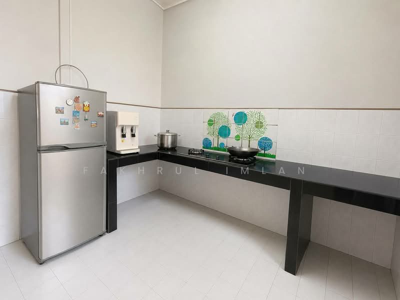 1-storey Terraced House for Sale in Taman Anggerik (Tampoi) - Fakhrul Imlan - Kitchen - PropertyGuru.com.my