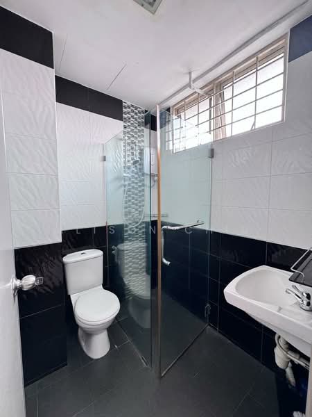 Service Residence for Rent at Fortune Avenue - Alison Chiu - Bathroom - PropertyGuru.com.my