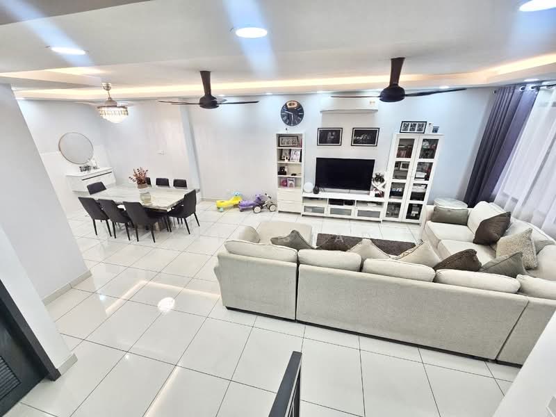 Rumah Teres 2-Tingkat untuk Dijual di Alam Sari (Bangi) - Alif Saad - Living Room - PropertyGuru.com.my