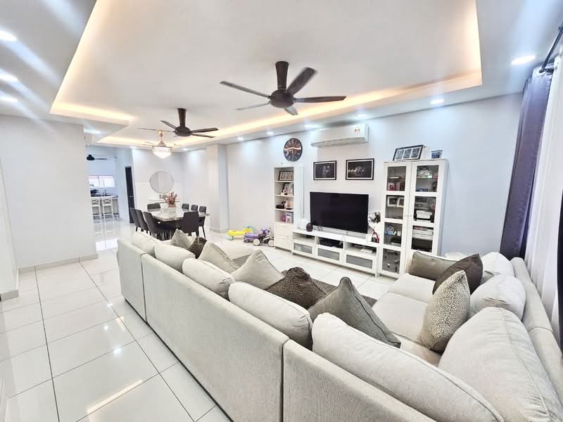 Rumah Teres 2-Tingkat untuk Dijual di Alam Sari (Bangi) - Alif Saad - Living Room - PropertyGuru.com.my