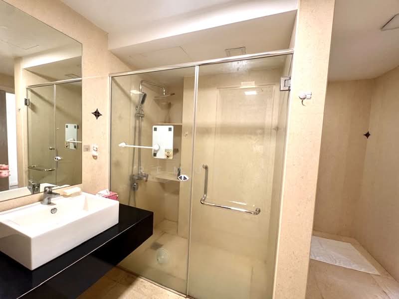 Service Residence for Rent at Bintang Fairlane Residences - Remus . - Bathroom - PropertyGuru.com.my