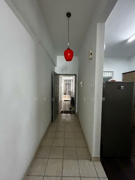 Kediaman Servis untuk Dijual di Millennium Place @ Millennium Square - Shyuan Low - Corridor - PropertyGuru.com.my