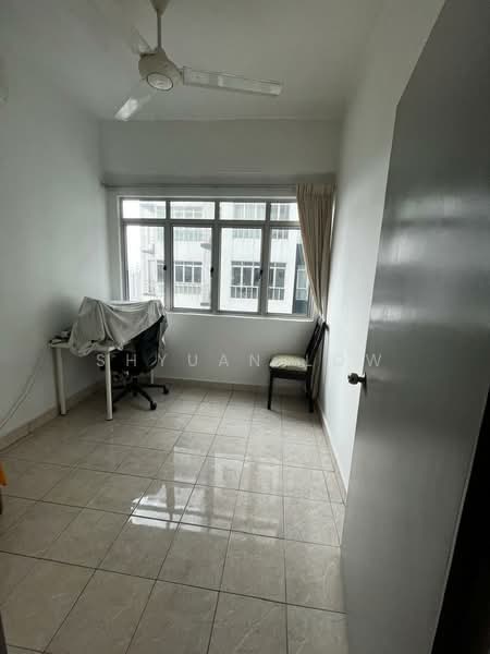 Kediaman Servis untuk Dijual di Millennium Place @ Millennium Square - Shyuan Low - Study - PropertyGuru.com.my