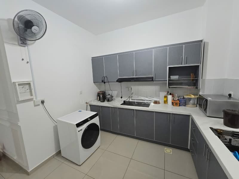 Townhouse for Rent in Eco Grandeur (Puncak Alam) - Lucas Loh - Kitchen - PropertyGuru.com.my