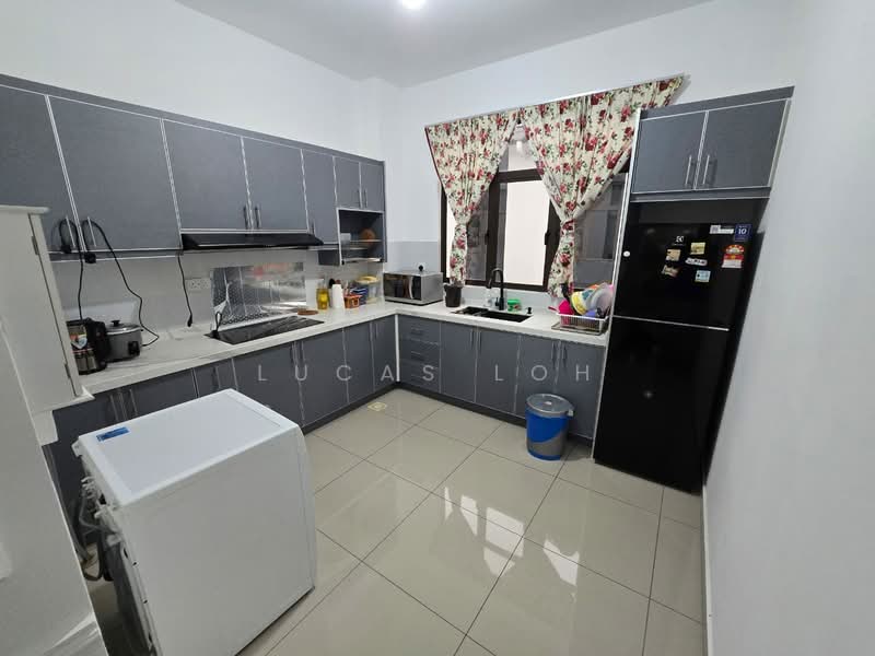 Townhouse for Rent in Eco Grandeur (Puncak Alam) - Lucas Loh - Kitchen - PropertyGuru.com.my