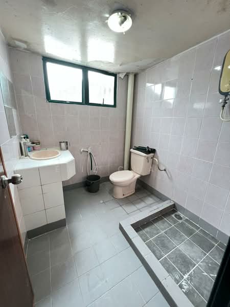 Rumah Teres 2-Tingkat untuk Dijual di Bandar Sri Damansara (Selangor) - Eliz Chan - Bathroom - PropertyGuru.com.my