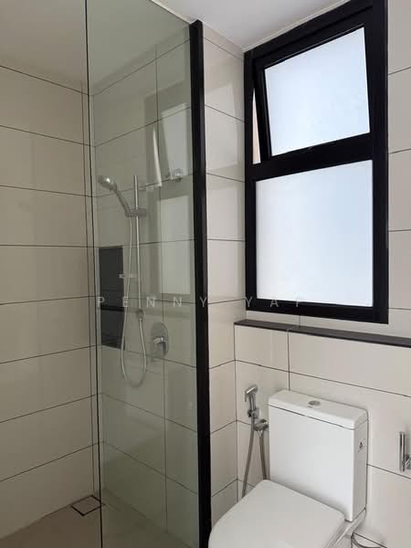 Kediaman Servis untuk Dijual di Duta Park Residences - Penny Yap - Bathroom - PropertyGuru.com.my