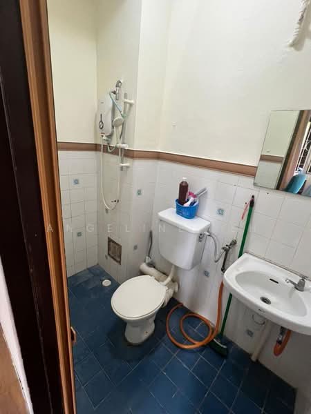 Pangsapuri untuk Disewa di Medan Lumba Kuda - Angeline Beh - Bathroom - PropertyGuru.com.my