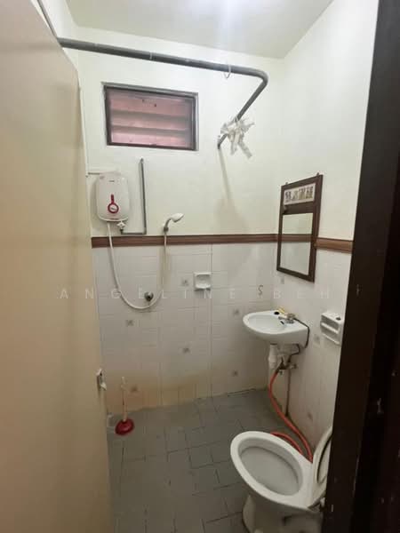 Pangsapuri untuk Disewa di Medan Lumba Kuda - Angeline Beh - Bathroom - PropertyGuru.com.my