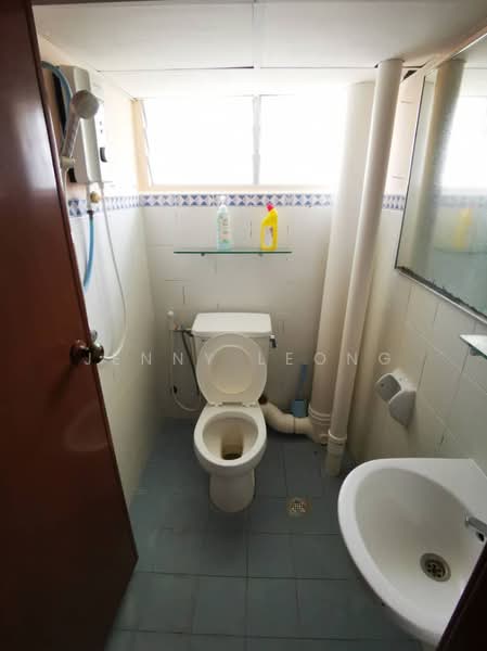 Apartment for Rent at Taman Kristal - Jenny Leong - Bathroom - PropertyGuru.com.my