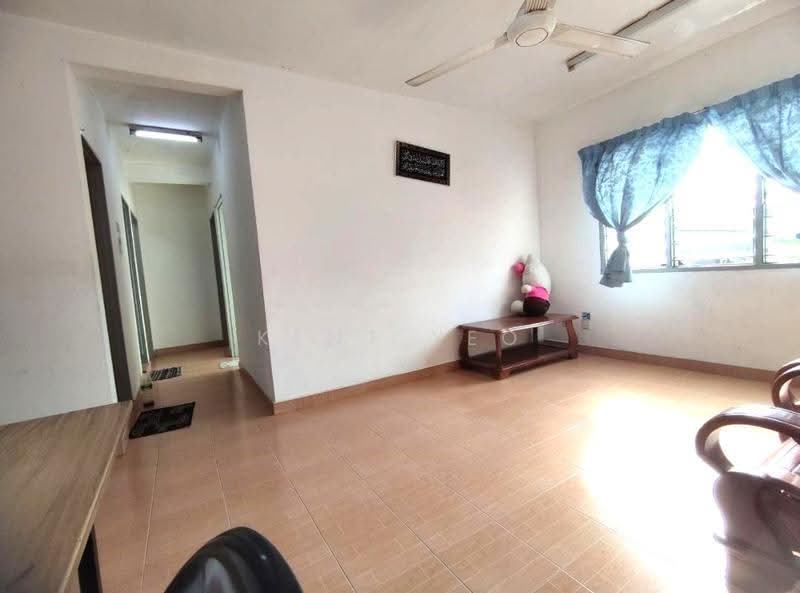 Flat for Sale at Putra Ria - Kent Yeo - Corridor - PropertyGuru.com.my