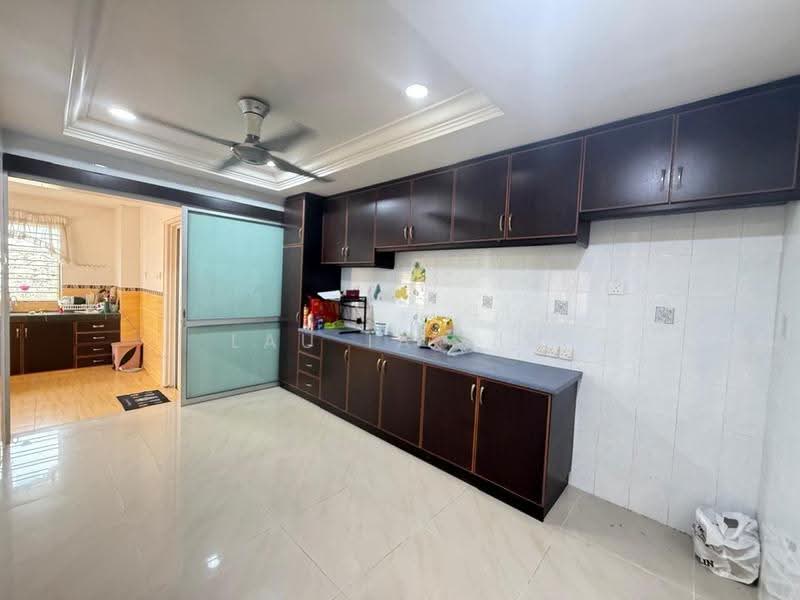 2-storey Terraced House for Rent in Rawang (Selangor) - Lau Ia Ein - Kitchen - PropertyGuru.com.my