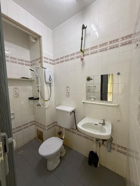 Pangsapuri untuk Disewa di Medan Lumba Kuda - Angeline Beh - Bathroom - PropertyGuru.com.my