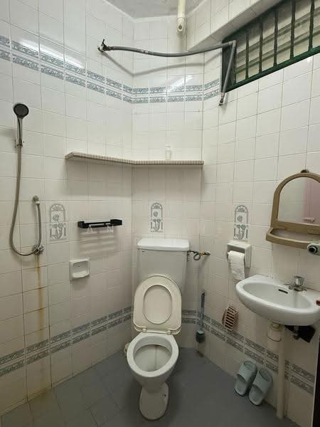 Pangsapuri untuk Disewa di Medan Lumba Kuda - Angeline Beh - Bathroom - PropertyGuru.com.my