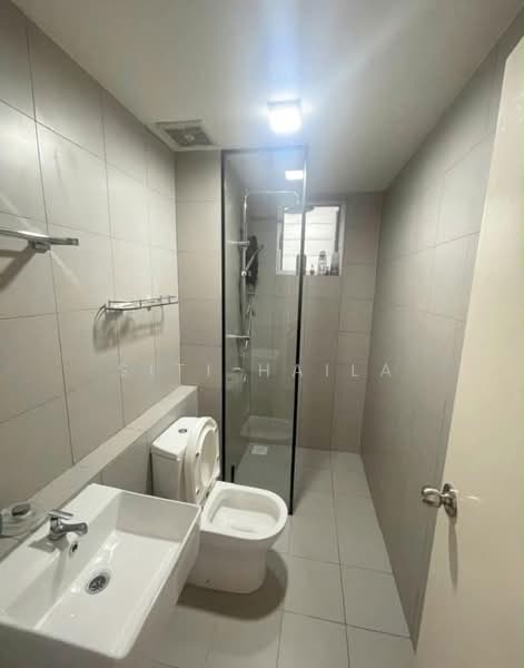 Condominium for Rent at Lakefront Homes - Siti Haila - Bathroom - PropertyGuru.com.my