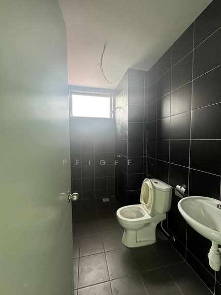 Service Residence for Rent at The Zizz @ Damansara North - PeiGee . - Bathroom - PropertyGuru.com.my