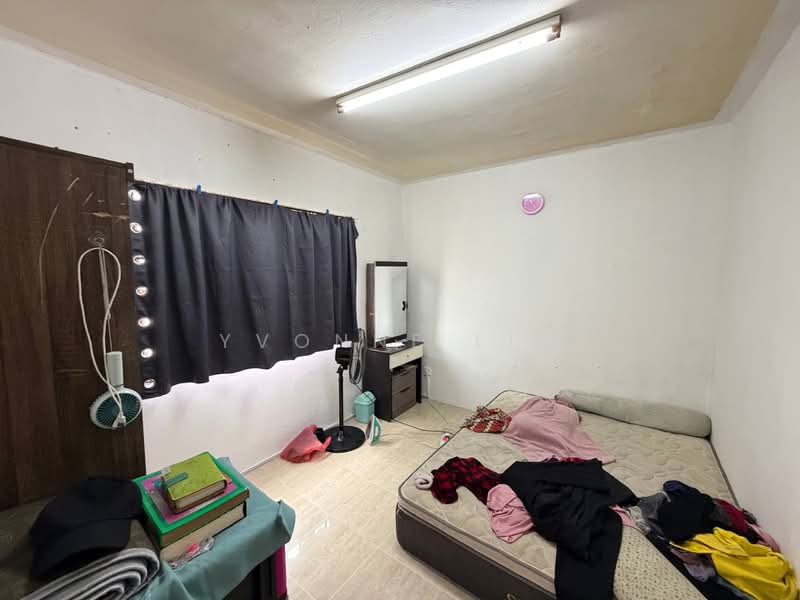 Flat for Sale at Tasek Seri Alam - Yvonne Lim - Bedroom - PropertyGuru.com.my