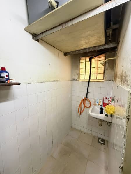 Flat for Sale at Tasek Seri Alam - Yvonne Lim - Bathroom - PropertyGuru.com.my
