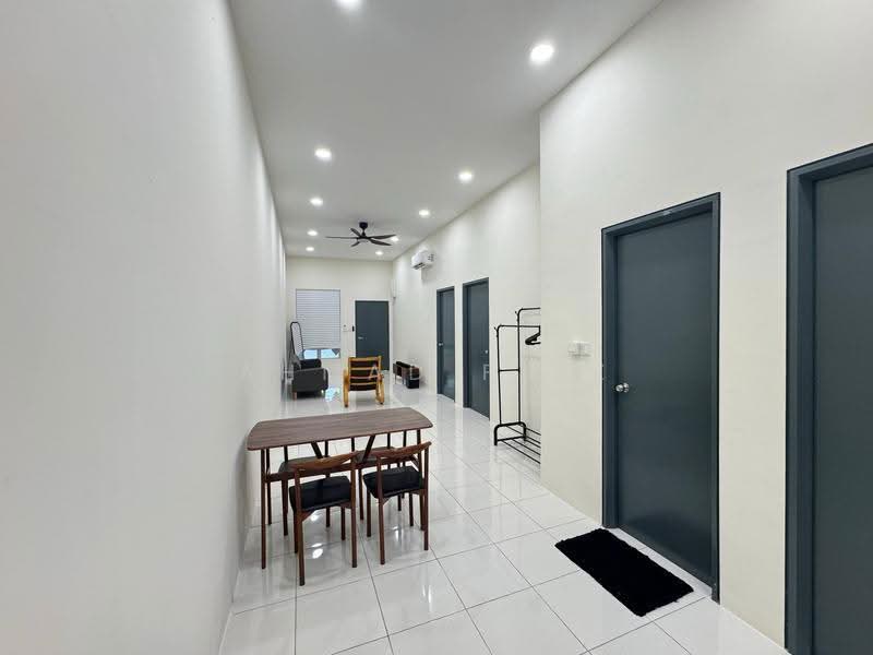 Rumah Teres 1-Tingkat untuk Disewa di Dengkil (Selangor) - Ahmad Faiz - Corridor - PropertyGuru.com.my