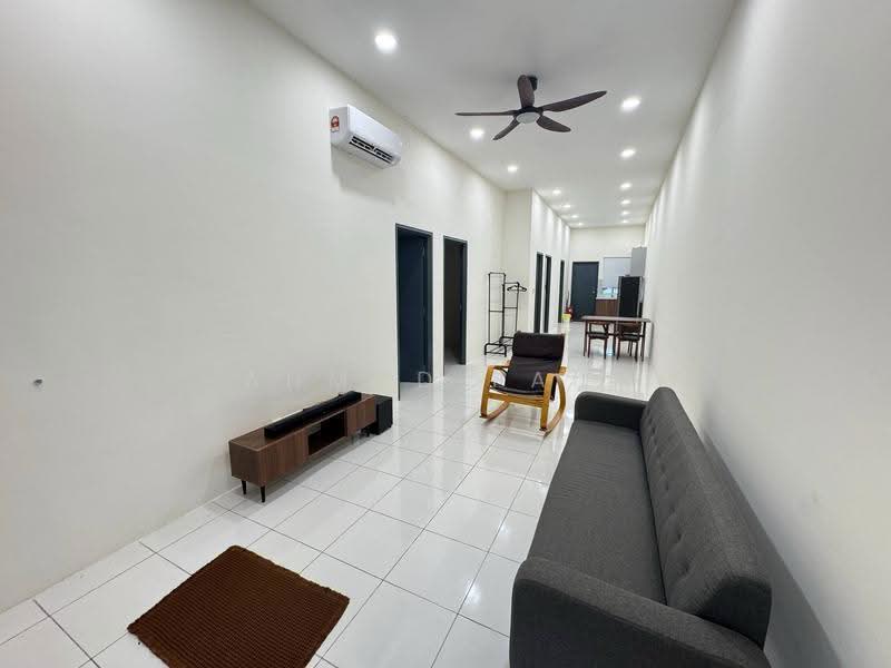 Rumah Teres 1-Tingkat untuk Disewa di Dengkil (Selangor) - Ahmad Faiz - Living Room - PropertyGuru.com.my