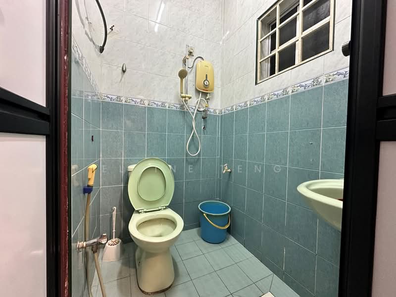 Rumah Teres 2-Tingkat untuk Dijual di Taman Desawan (Klang) - Elaine Teng - Bathroom - PropertyGuru.com.my