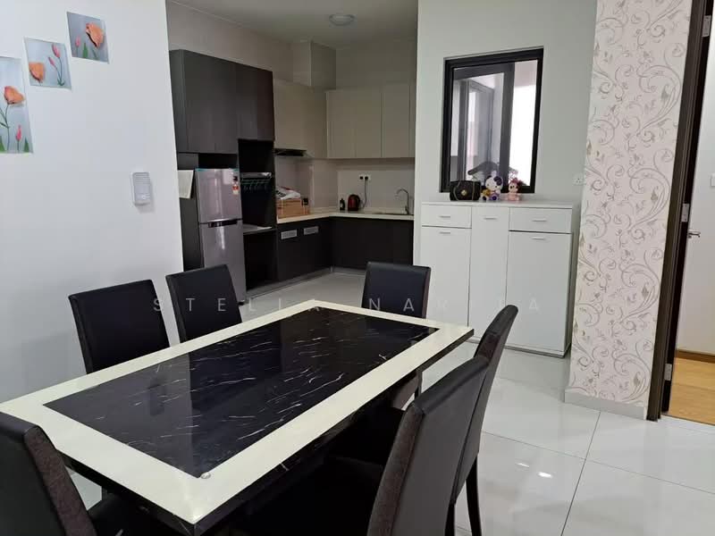 Condominium for Rent at Bay Point @ Country Garden Danga Bay - Stella Narita - Dining Room - PropertyGuru.com.my