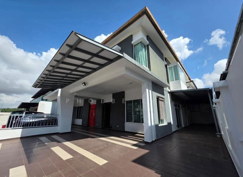 Cluster House for Sale in Taman Seri Austin (Tebrau) - Phoebe Foo - Exterior - PropertyGuru.com.my