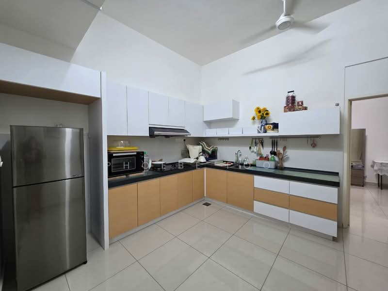 Cluster House for Sale in Taman Seri Austin (Tebrau) - Phoebe Foo - Kitchen - PropertyGuru.com.my
