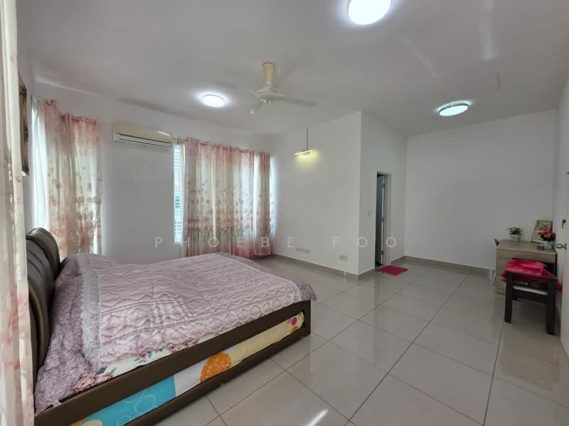 Cluster House for Sale in Taman Seri Austin (Tebrau) - Phoebe Foo - Bedroom - PropertyGuru.com.my