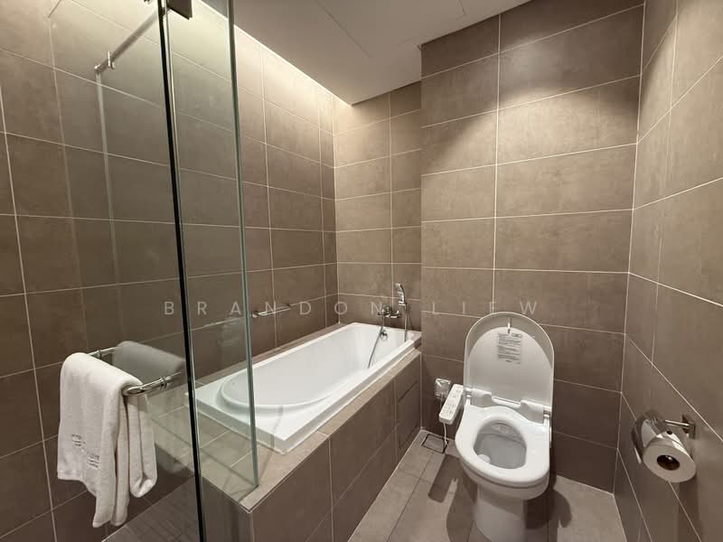 Kediaman Servis untuk Disewa di Mitsui Serviced Suites - Brandon Liew - Bathroom - PropertyGuru.com.my