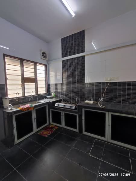 Rumah Berkembar untuk Disewa di Klang (Selangor) - Pinky Liaw - Kitchen - PropertyGuru.com.my