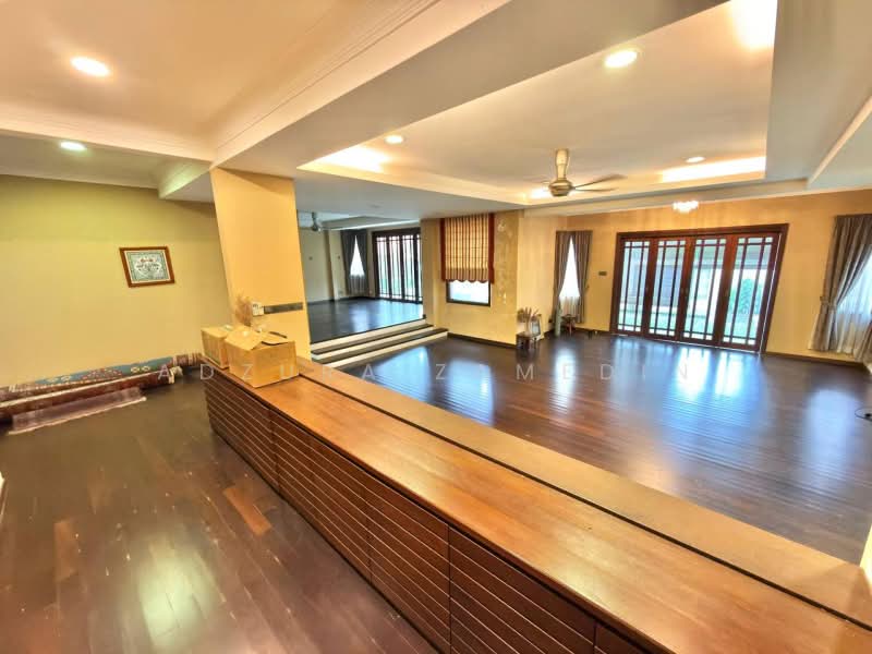 Bungalow House untuk Dijual di Seksyen 11 (Shah Alam) - Adzura Zamedin - Living Room - PropertyGuru.com.my