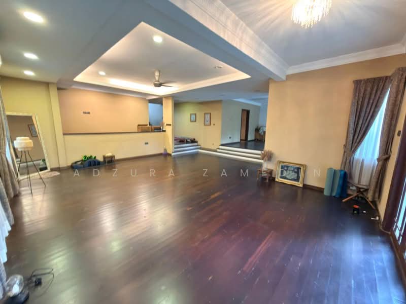 Bungalow House untuk Dijual di Seksyen 11 (Shah Alam) - Adzura Zamedin - Living Room - PropertyGuru.com.my