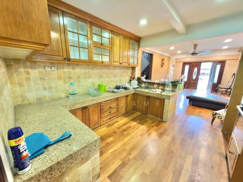Bungalow House untuk Dijual di Seksyen 11 (Shah Alam) - Adzura Zamedin - Kitchen - PropertyGuru.com.my