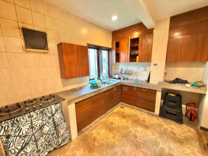 Bungalow House untuk Dijual di Seksyen 11 (Shah Alam) - Adzura Zamedin - Kitchen - PropertyGuru.com.my