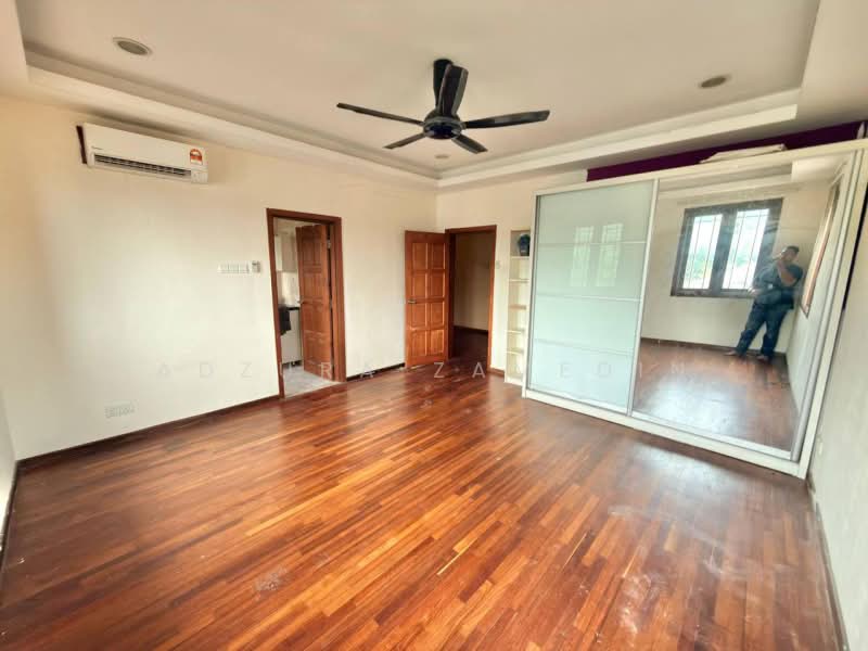 Bungalow House untuk Dijual di Seksyen 11 (Shah Alam) - Adzura Zamedin - Bedroom - PropertyGuru.com.my