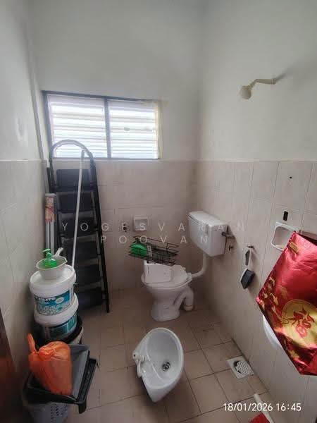 Pangsapuri untuk Disewa di Tropika Apartment - Yogesvaran Poovan - Bathroom - PropertyGuru.com.my