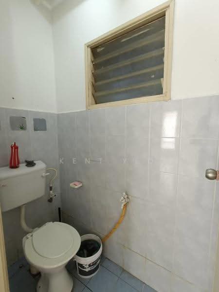Flat for Sale at PPR Desa Tun Razak - Kent Yeo - Bathroom - PropertyGuru.com.my