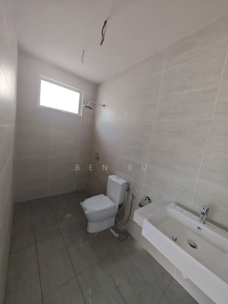 Rumah Berkembar untuk Dijual di Johor Bahru (Johor) - Ben Eu - Bathroom - PropertyGuru.com.my