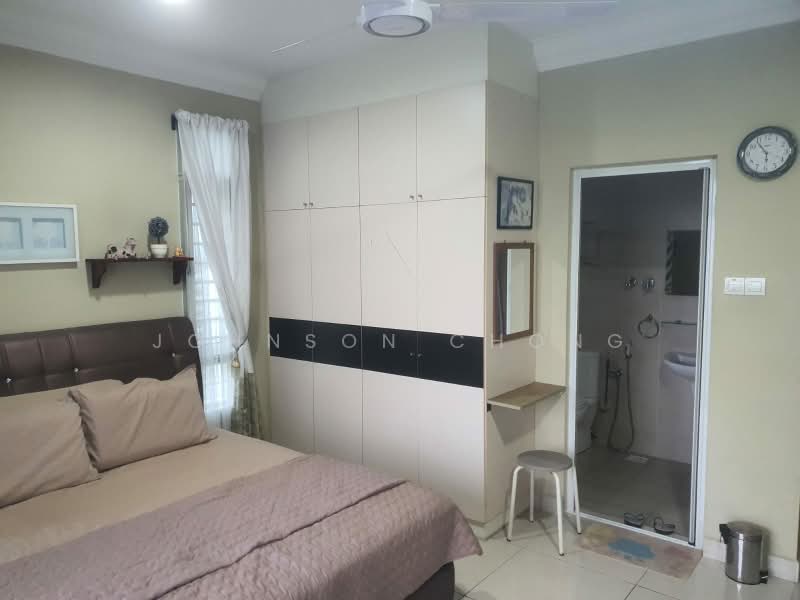 Service Residence for Sale at Pangsapuri Tanah Emas (Golden Sands) - Johnson Chong - Bedroom - PropertyGuru.com.my
