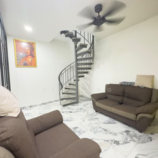 1.5-storey Terraced House for Sale in Taman Perling (Perling) - Jeff Ang - Living Room - PropertyGuru.com.my
